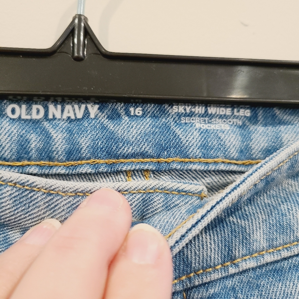 Old Navy Sky High Wide Leg Distressed Jeans - Picture 4 of 8